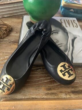 Tory Burch Navy blue Leather Ballet Flats with Gold Logo Medallion